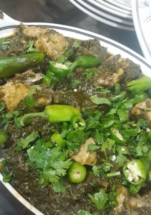 A picture of Palak ghosht.