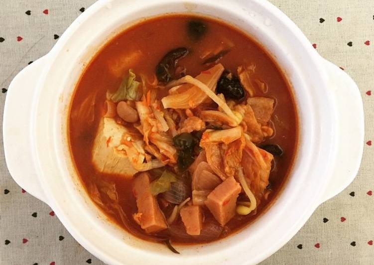 Recipe: Delicious Budae-jjigae λΆλμ°κ° Recipe: Delicious Budae-jjigae λΆλμ°κ°