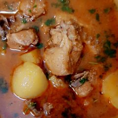 A picture of Chicken Aloo Salan.