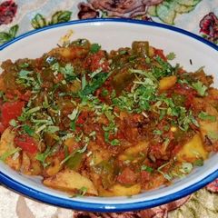 A picture of Fry potato capsicum vegetable.