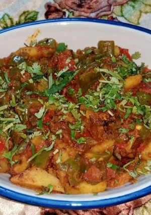 A picture of Fry potato capsicum vegetable.
