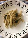 Pasta con pesto de nuez