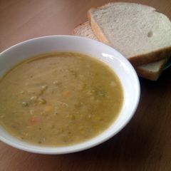 A picture of Vickys Creamy Chicken & Veg Soup + Vegan Option GF DF EF SF NF.