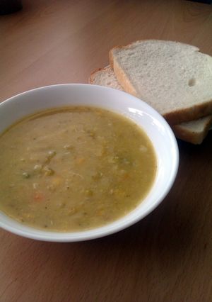 A picture of Vickys Creamy Chicken & Veg Soup + Vegan Option GF DF EF SF NF.
