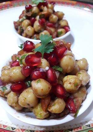 छोले चाट (Chole Chat recipe in Hindi) रेसिपी मुख्य फोटो