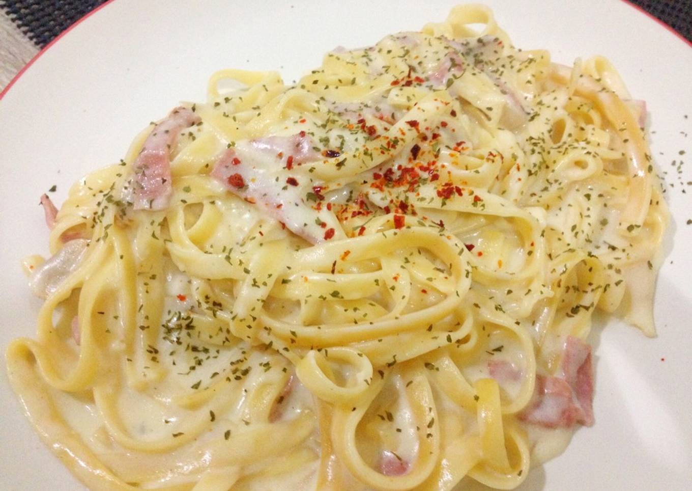 Fettucine carbonarra with bacon