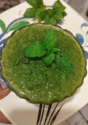 चटपटी स्पाइसी पुदीना की चटनी रेसिपी मुख्य फोटो