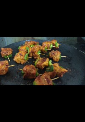 A picture of Chicken tikka.