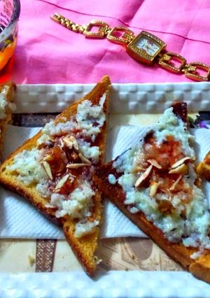 A picture of Triangle Malai toast.