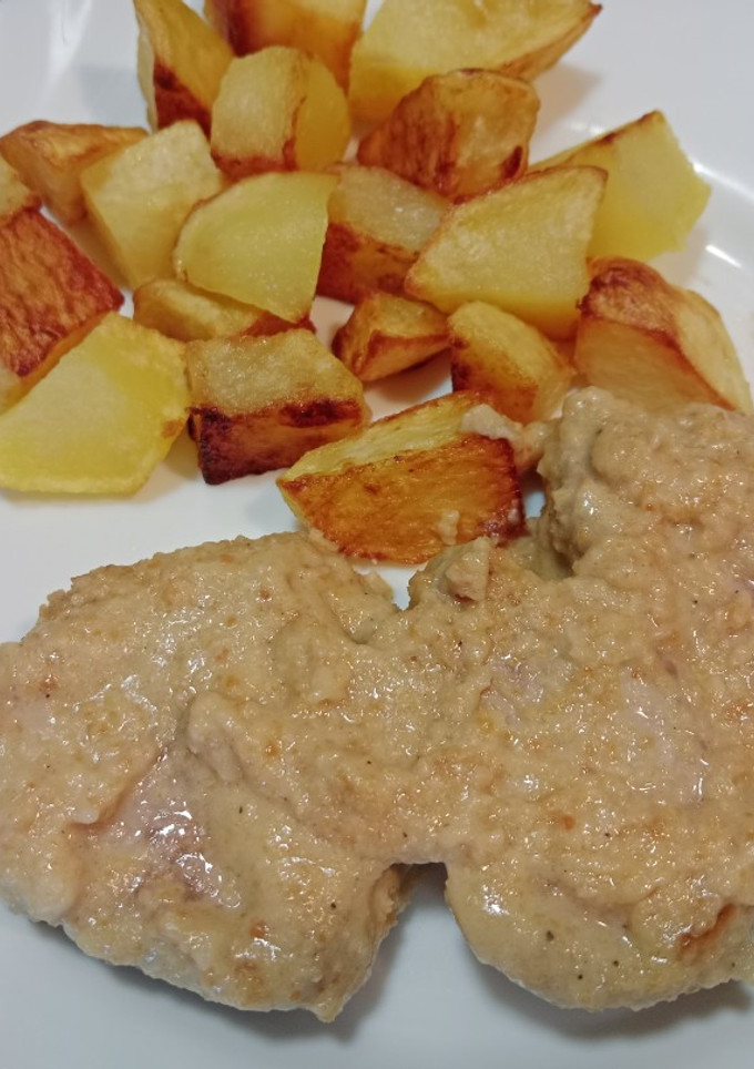 Una foto de Solomillo de cerdo en salsa de almendras