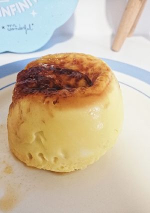 Una foto de Flan de huevo al micro con caramelo 🍮