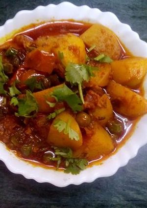 A picture of Aloo Matar.