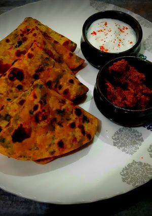 A picture of Methi thepla.