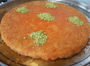 صورة لوصفة كنافة خشنة بالقريشة وجبنة موزاريلا😋