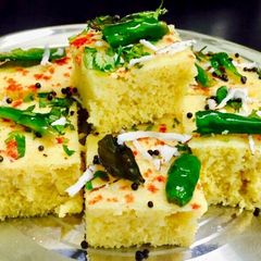 A picture of Khaman Dhokla.