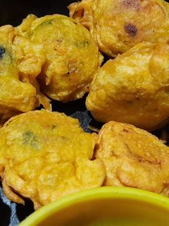 बटाटा वड़ा (Batata Vada recipe in hindi) रेसिपी मुख्य फोटो