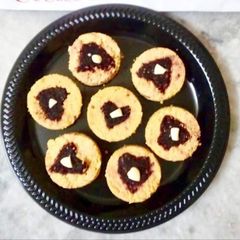 A picture of Middle heart milk cake.