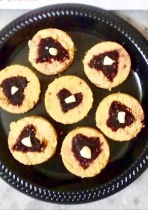A picture of Middle heart milk cake.