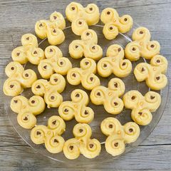 A picture of Popcorn barfi.