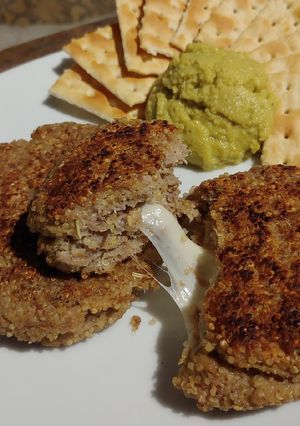 Una foto de Hamburguesa de quinua carnívora