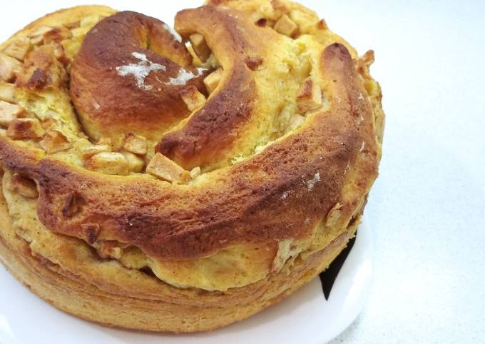 Тыквенный пирог с медом и яблоками