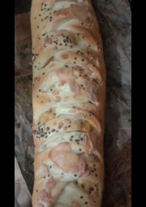 A picture of Chicken Bread 🐔🍞🥖.