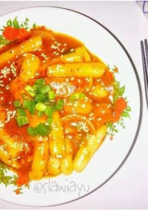 Foto resep Topoki sederhana / kue beras korea dibuat dengan bahan lokal