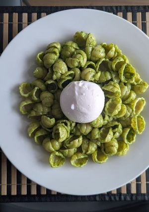A picture of 10 Minute Homemade Classic Basil Pesto.