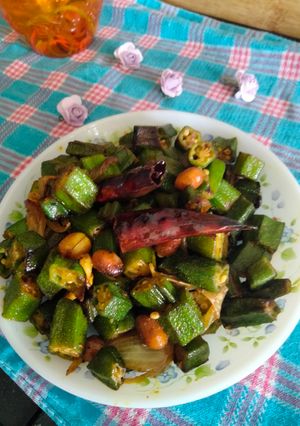 A picture of Bhindi groundnuts fry.
