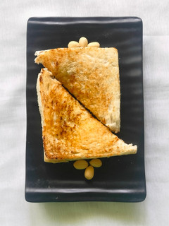 A picture of Peanut butter cheese sandwich.