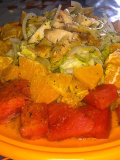 Una foto de Ensalada de Verano con Sandía 🍉 y naranja🍊!