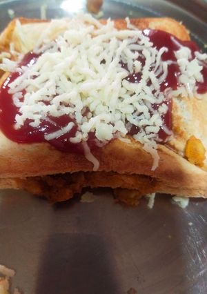 ચીઝ સેન્ડવીચ (Cheese Sandwich Recipe In Gujarati) રેસીપી મુખ્ય ફોટો