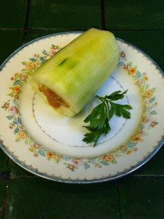 Una foto de "Tortas" de pepino con atún ©