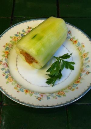 Una foto de "Tortas" de pepino con atún ©