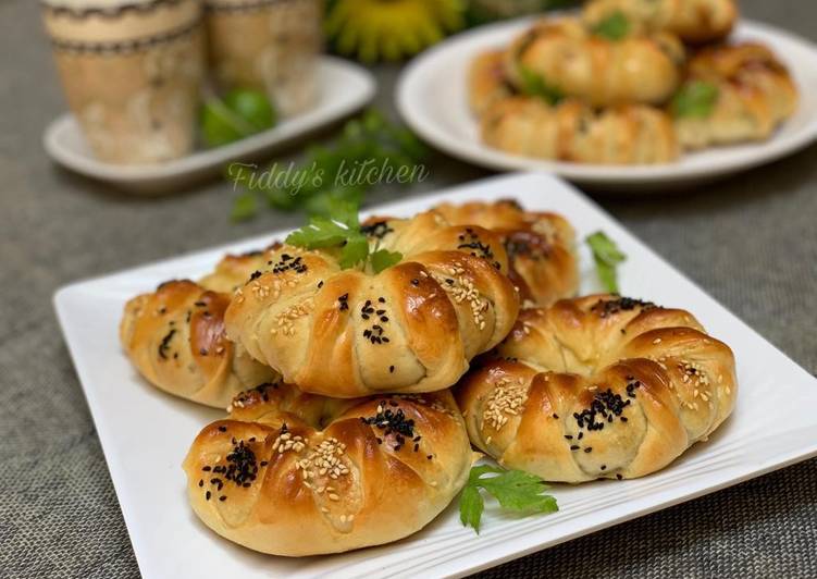 Steps to Make Super Quick Homemade Mincedmeat stuffed bread rolls