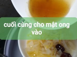 Hình của món Lê chưng đường phèn.