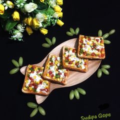 A picture of Bread Pizza.