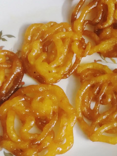 देसी घी की जलेबी (desi ghee ki jalebi recipe in Hindi) रेसिपी मुख्य फोटो