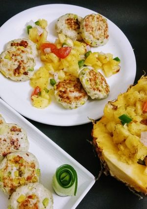 চিকেন অ্যাভোকাডো কাবাব উইথ পাইনঅ্যাপেল সালসা রেসিপির প্রধান ছবি