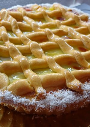 Una foto de Pastafrola con Crema Pastelera y Corazón de Membrillo