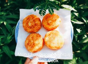 Hình của món Bánh khoai tây chiên giòn nhân cà rốt chay.