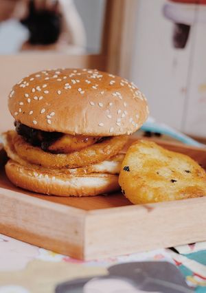 Foto resep Blackpepper Cheese Burger with Egg and Hashbrown