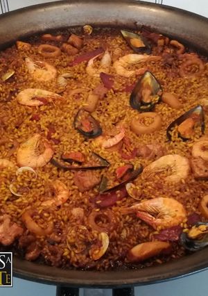 Una foto de Arroz con marisco y pescado