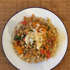 A picture of 20min chicken, chickpea & spinach curry - no jars in sight!.