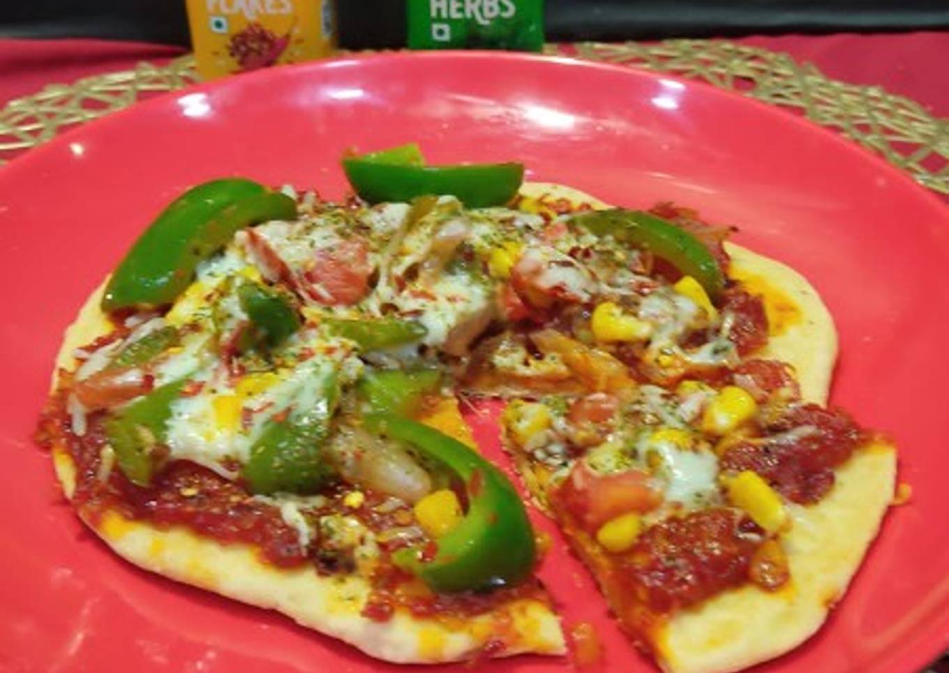 Cheesy crust veg Pizza in tawa