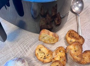 Une photo de Croûtons à l’ail à l'air fryer