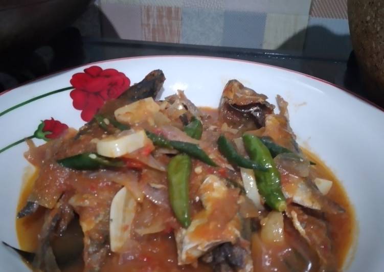 Ikan dencis sambal sarden