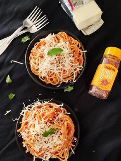 સ્પેગેટી પાસ્તા (Spaghetti Pasta Recipe In Gujarati) રેસીપી મુખ્ય ફોટો