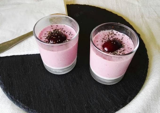 Vasitos De Yogur Griego Y Cerezas Receta De Ir CrM- Cookpad