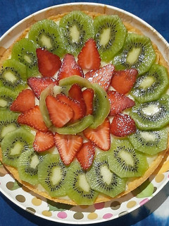Una foto de Tarta con crema pastelera y frutas